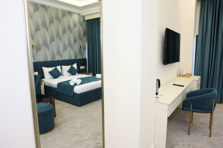 Bedroom 3, Ketrin Hotel & Restaurant
