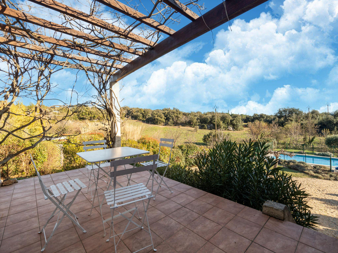 Others 4, Tranquil holiday home with private pool, Hérault