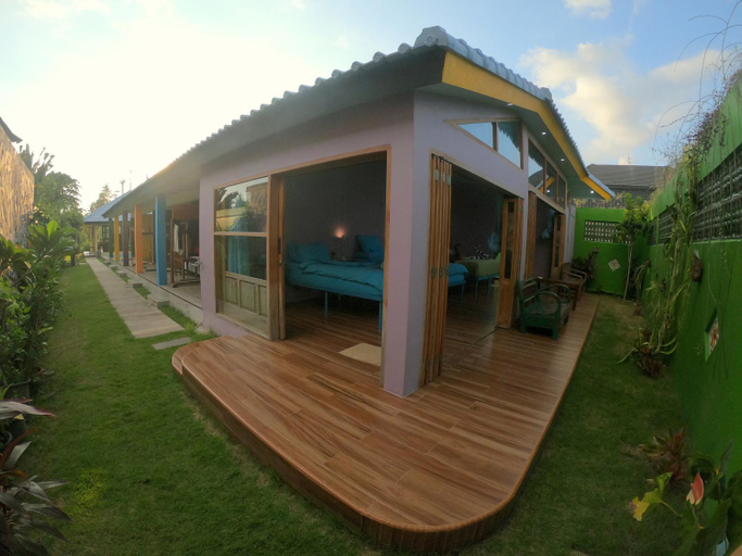 Exterior & Views