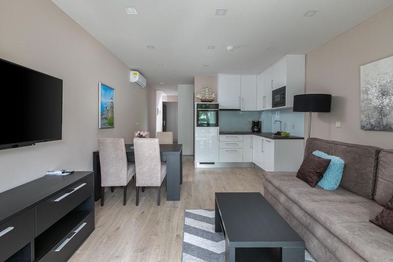 Others 4, Apartman Bella, Makarska