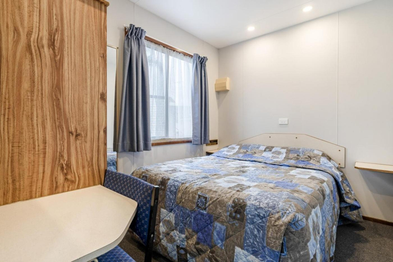 Bedroom 4, Teralba Lakeside Caravan Park, Lake Macquarie - West