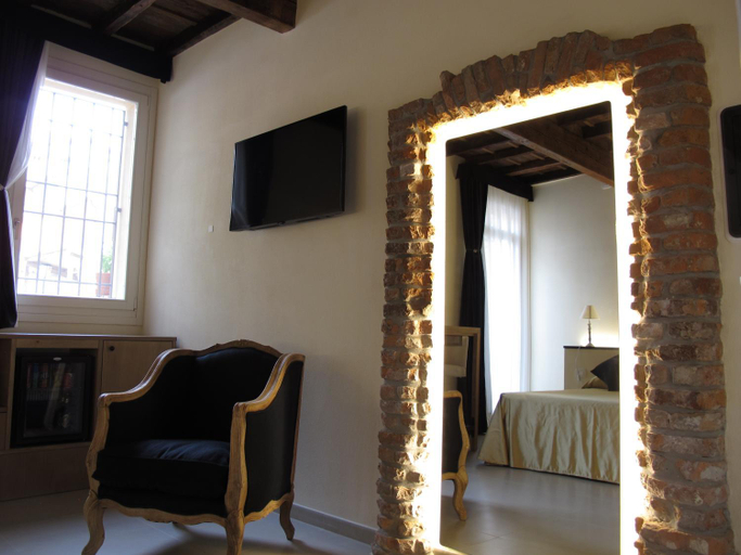 Others 5, Studio 27, Ferrara