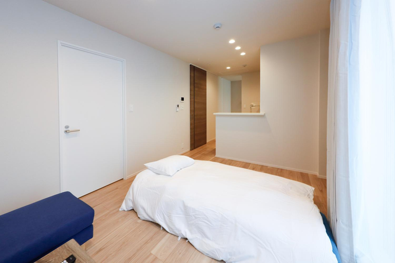 Higashi Komagata House