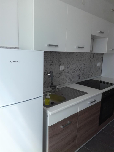 Others 5, Apartman Niki, Pula
