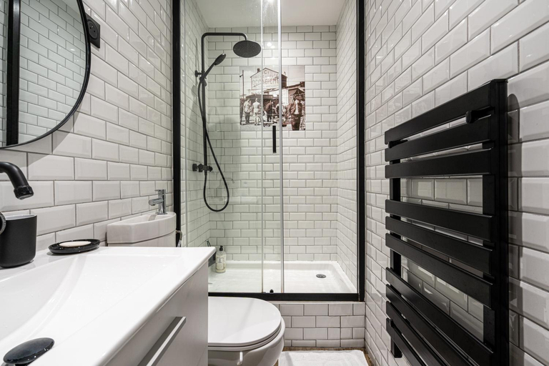 Bathroom 3, Au marche aux puces de saint ouen, Seine-Saint-Denis