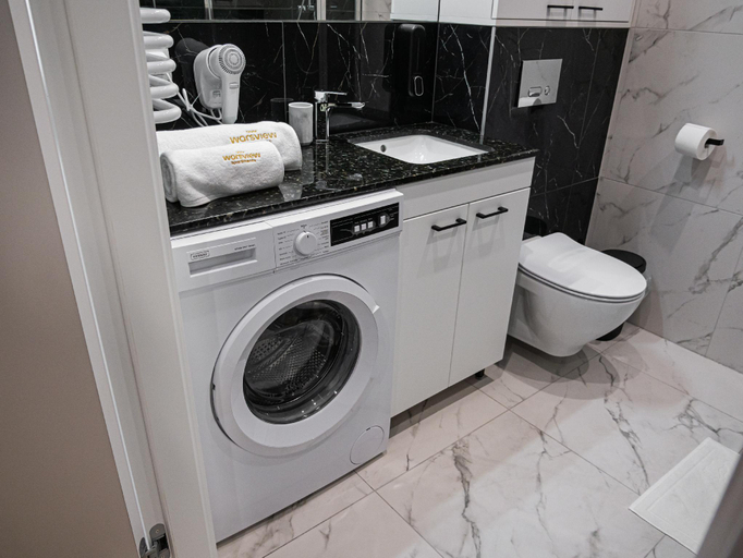 Bathroom 3, WarsView Apartments, Warsaw