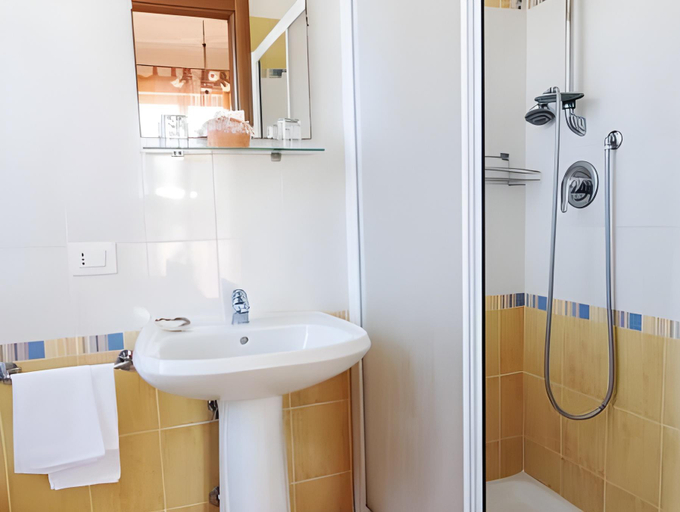 Bathroom 2, La Casa degli Artisti 1, Rome