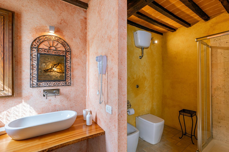 Bathroom 3, Pietraio, Siena