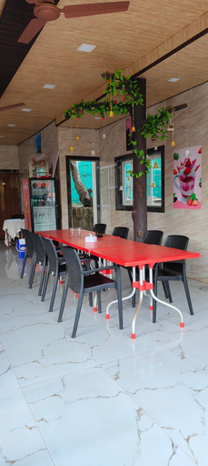 Food & Drinks, Woodland farm vila, Satara