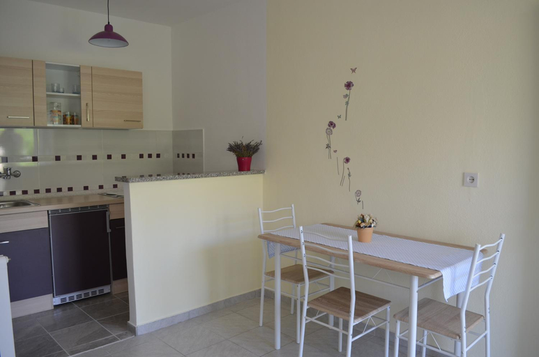 Others 5, Apartments Alen, Baška