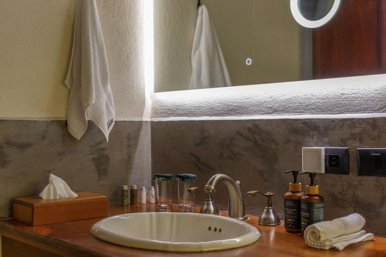 Bathroom 2, Villa Blanca Cloud Forest Hotel & Retreat, San Ramón