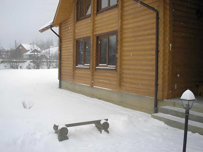 Others 5, Mini Hotel Zakrut, Nadvirnians'kyi