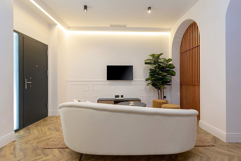 Others 5, Genteel Home Lagar, Sevilla