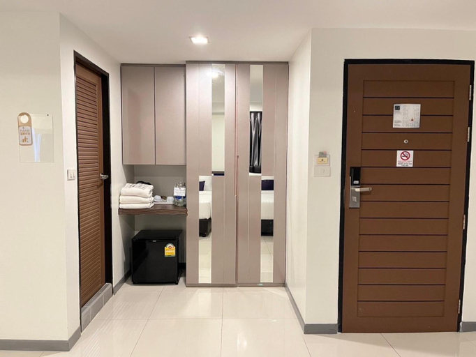 Bathroom 27