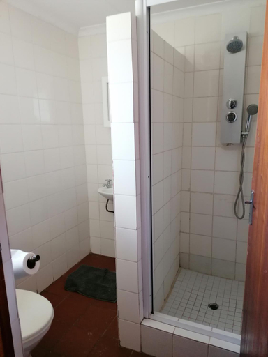 Others 3, N18 Chalets, Frances Baard