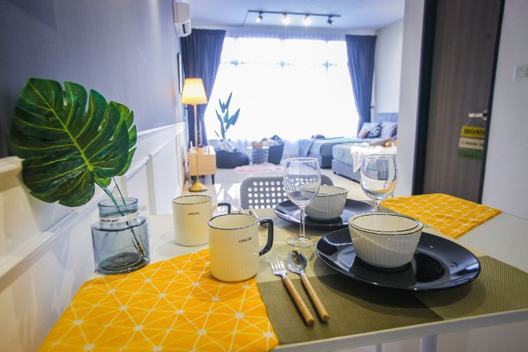 Food & Drinks, Twin Tower Residence - 5m walk to JB Custom & CIQ, Johor Bahru