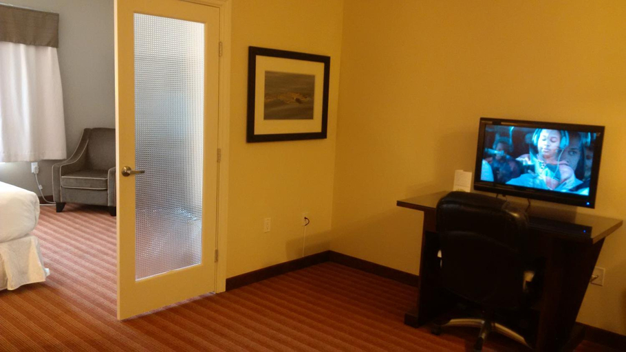 Bedroom, Sigma Inn & Suites Hudson's Hope, Peace River