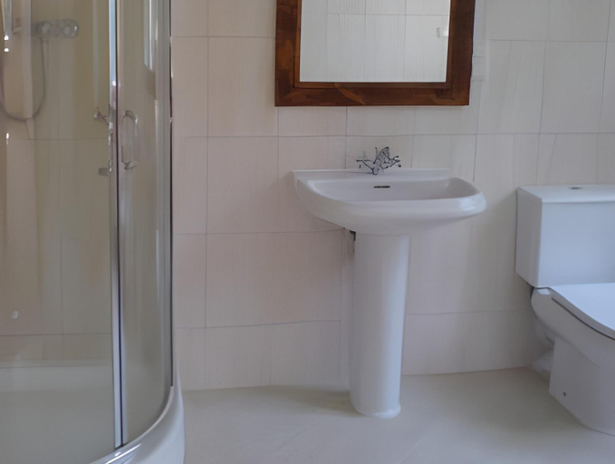 Bathroom 2, Dwor Bieland, Elbląg