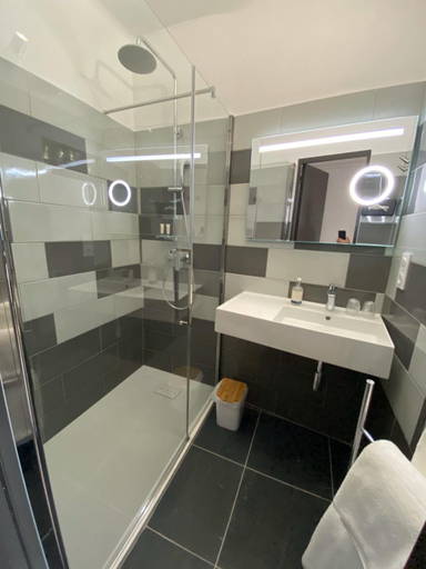 Bathroom 4, Courbet Hotel, Alpes-Maritimes