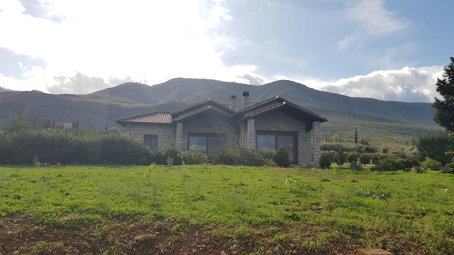 3, Lithos Villas, Central Greece