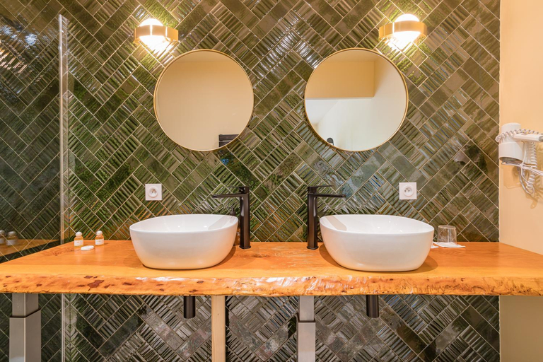 Others 2, Chambres d'hotes - Domaine de Cristia, Vaucluse