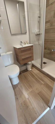 Bathroom 4, Hotel Beau Rivage, Ille-et-Vilaine