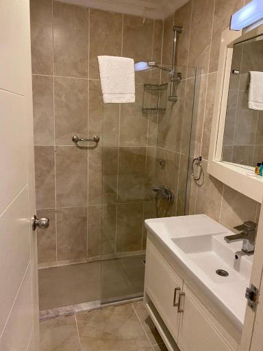 Bathroom 5, Paradise Island Hotel, Gebze
