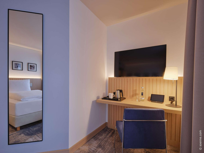 Bedroom 3, Dorint Hotel Würzburg, Würzburg