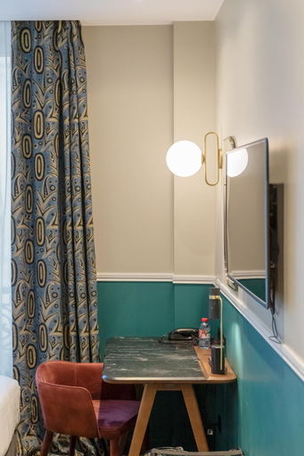 Others 5, Hotel Elysa Luxembourg, Paris