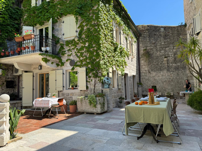 Others 5, Olea Apartments in a Historic 17th Century Palace Perast