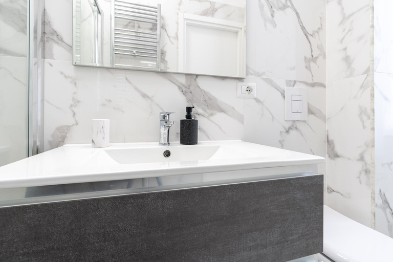Bathroom 2, Amazing apartment near to Colosseo and subway, Roma