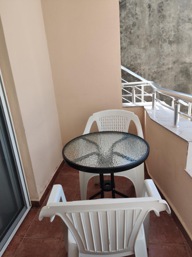 Others 4, Apartments BEA