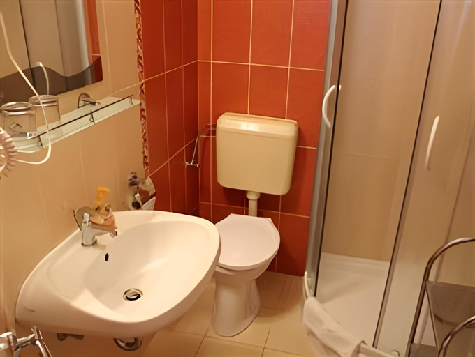 Bathroom 2, Barackvirag Vendeghaz, Balatonfüred