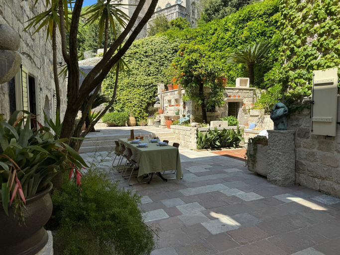 Others 3, Olea Apartments in a Historic 17th Century Palace Perast