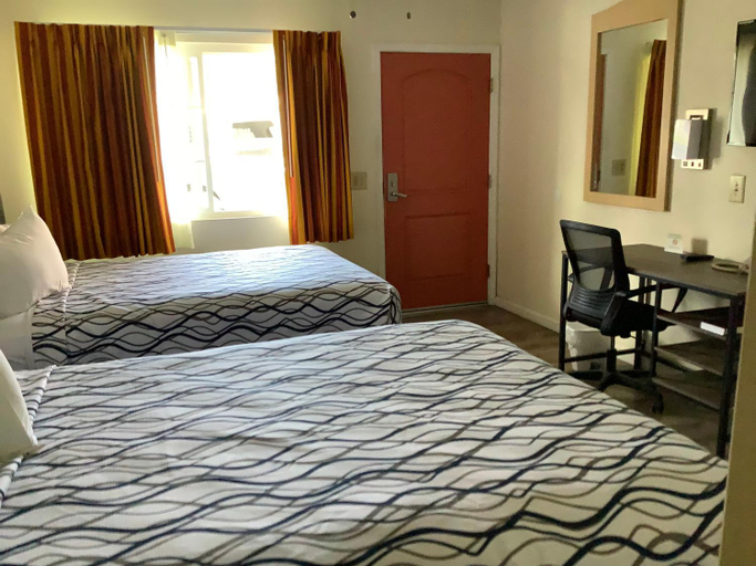 Others 5, National 9 Motel, Santa Cruz