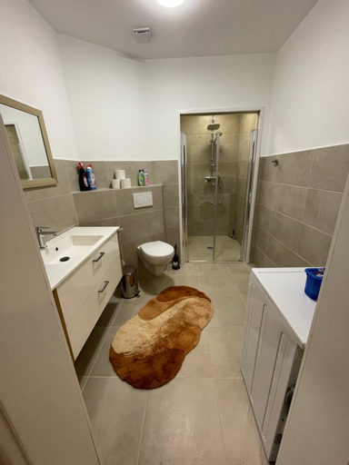 Bathroom 22