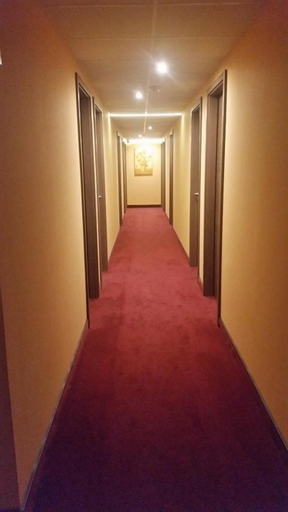 Others 4, HOTELik A2, Warsaw West