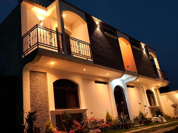 Exterior & Views