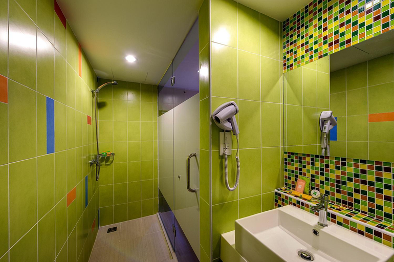 Bathroom 10