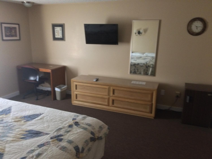 Others 4, Chaffee Lodge, Erie