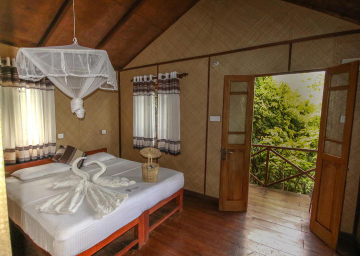 Bedroom 2, The Thick Forest, Dambulla