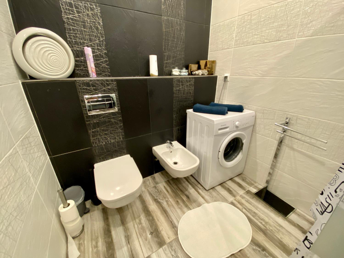Others 4, Kings main square Apartment - AC - Balcony - Coffee Machine - Washer - Kitchen- Parking, Poprad