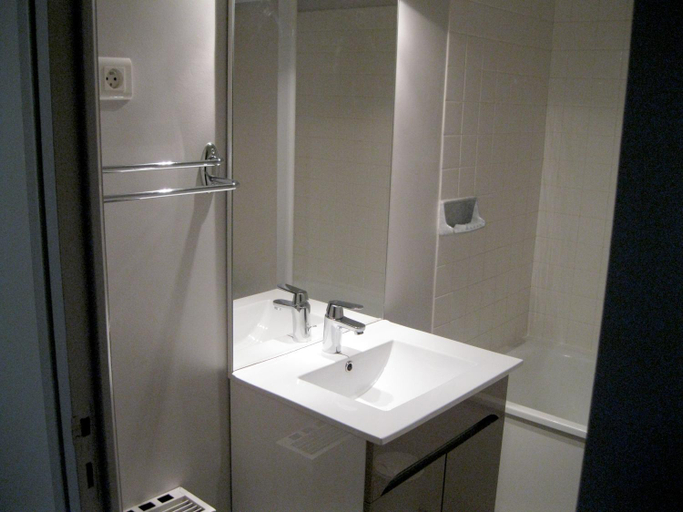 Bathroom, VVF Super-Besse Auvergne Sancy, Super Besse, Puy-de-Dôme