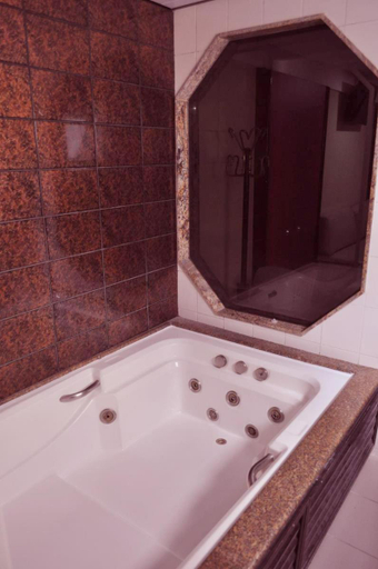Bathroom, Hotel Xanadu - Adults Only, Rio de Janeiro