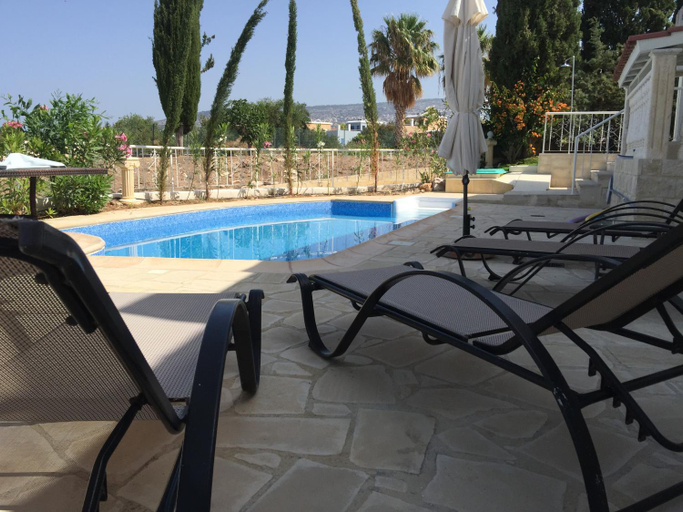 Sport & Beauty 2, Villa Neyla Four bedroom Coral Bay Beach front