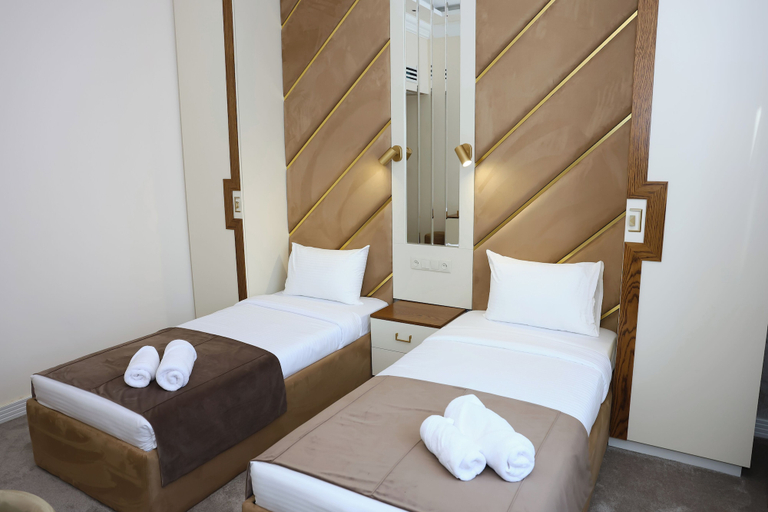 Bedroom 3, Ketrin Hotel & Restaurant