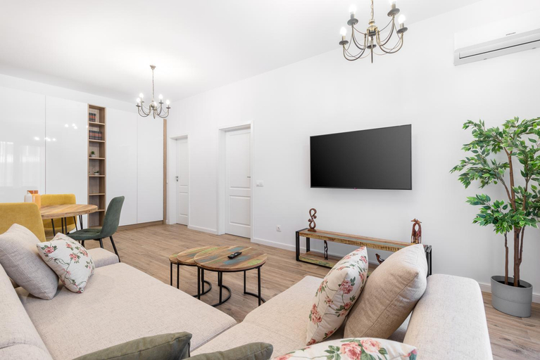Facilities 5, Crisana Flats, Oradea