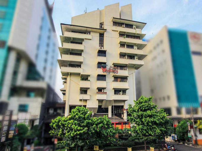 Exterior 1