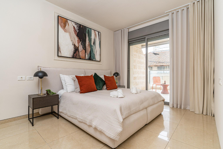 Others 3, Luxury and Large 2 Bedroom - Rav Kuk Residence