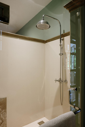 Bathroom 5, Maniumpathy, Thimbirigasyaya